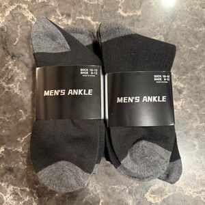 NEW Men’s Black/Gray Ankle Socks (10 Pairs)